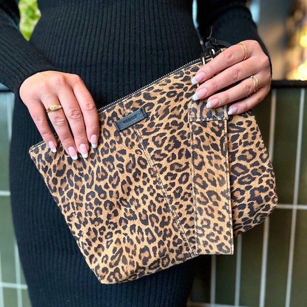 Svea Clutch mellen skind