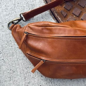 Mega bltetaske Cow skind raw Cognac