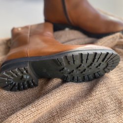 Stvle Alba cognac skind str 36-41