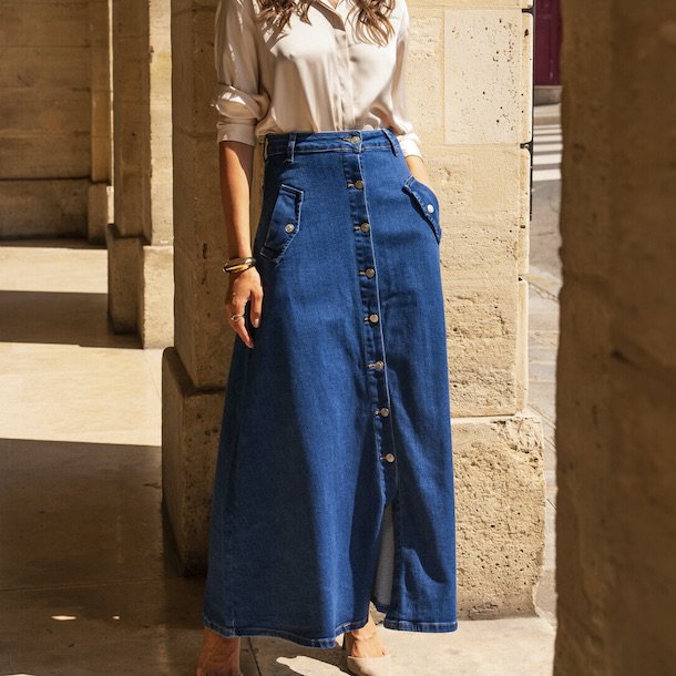 Lang denim nederdel button str 34-42