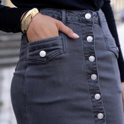 Denim nederdel black wash str 34-42