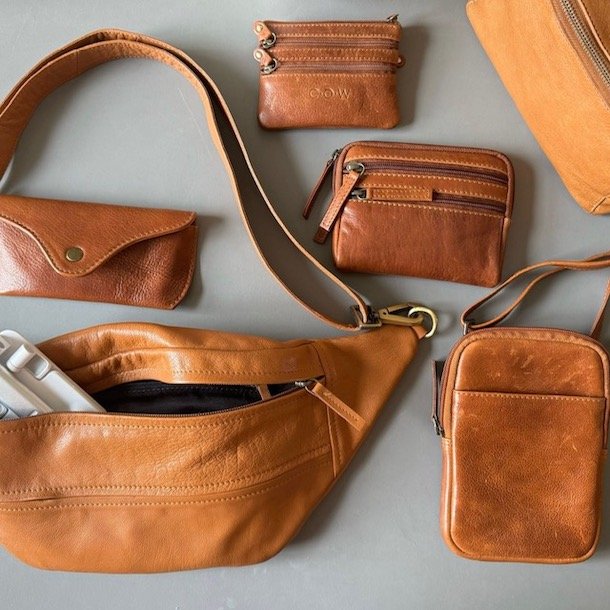 Stor pung til pas cow skind raw cognac