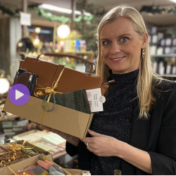 Gave til mdrehjlp - overleveres af COW til Mdrehjlpen Viborg.