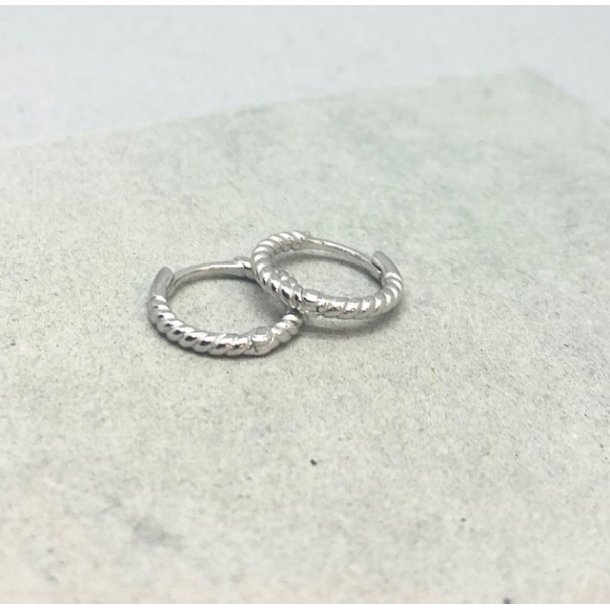 Hoops - Twisted small Slv