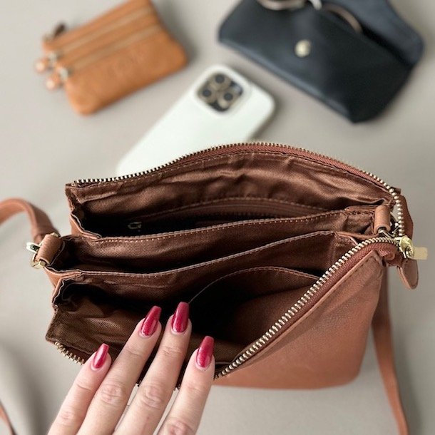 Live Litzy Small Crossbody bl skind