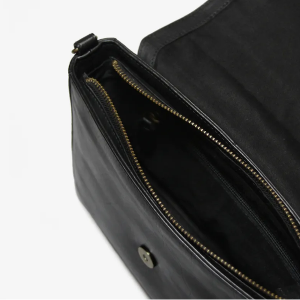 Crossbody med klap Brienno Kernelder