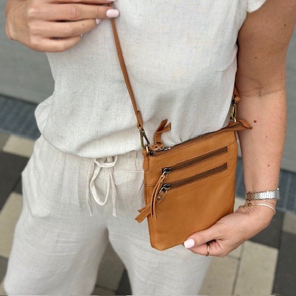 Crossbody Rosa lille skind