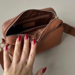 Betsy Crossbody skind