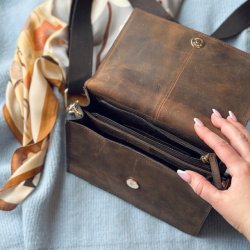 Dolly Hunter Crossbody skind