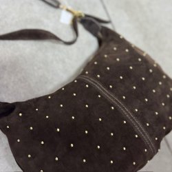 Crossbody Rils med nitter Ruskind