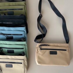 Crossbody m. 4 rum nylon