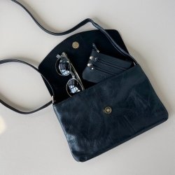 Crossbody med klap
