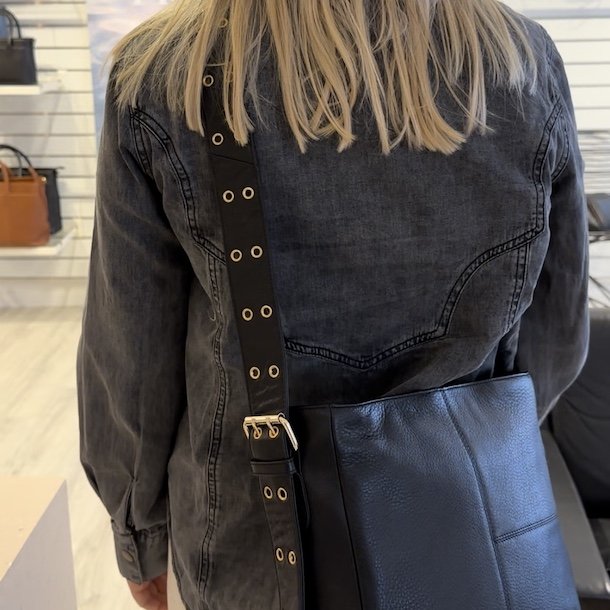 Payton Crossbody skind