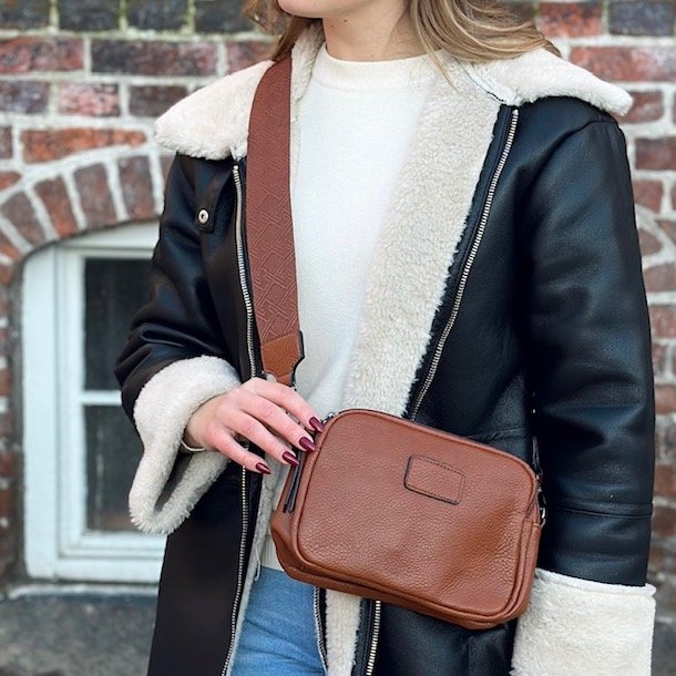 Crossbody med trendrem