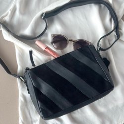 Taske nr 33 sort skind/ruskind