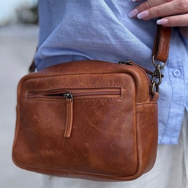 Crossbody Cow skind raw Cognac