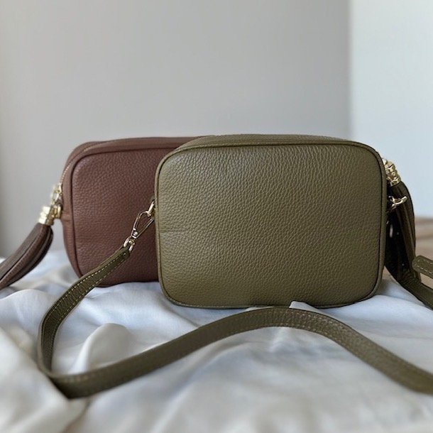 Crossbody med kvast skind