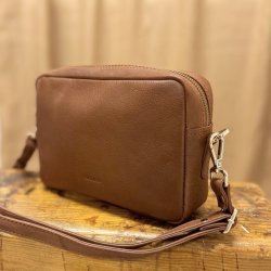 Live Jasmin La Vish Crossbody skind