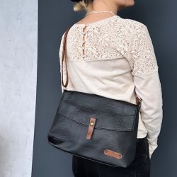 Crossbody med klap