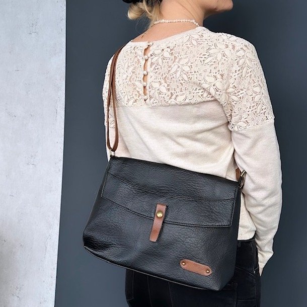 Crossbody med klap