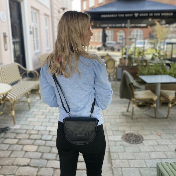 Enya Crossbody Sort skind