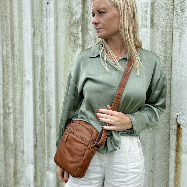 Richmond Square crossbody