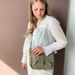 Crossbody med klap