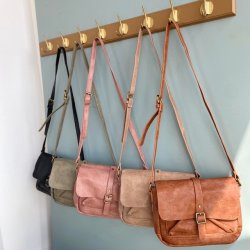 Crossbody med klap
