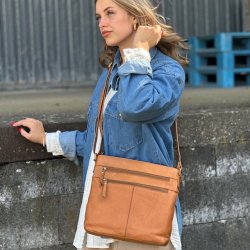 Tess Crossbody skind