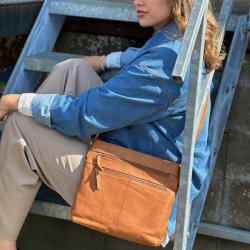 Tess Crossbody skind