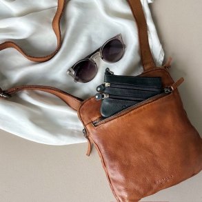 Atkins crossbody Skind