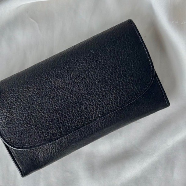 Ragna  damepung sort Common skind