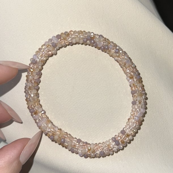 Armb�nd med sm� perler