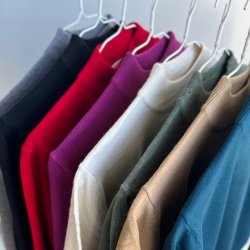 Fintstrikket bluse med turtleneck