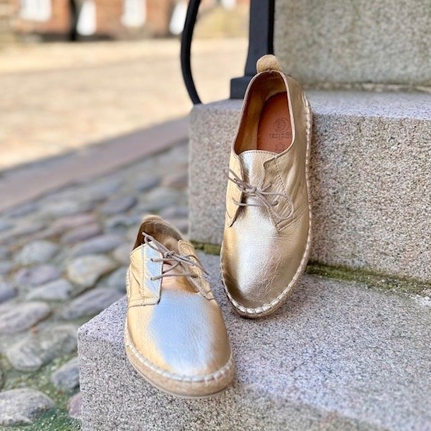 Espadrillos med snrebnd skind guld str. 36-40