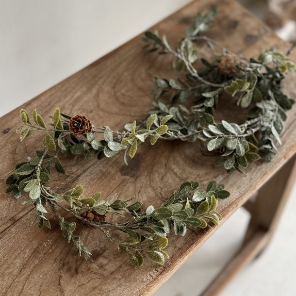 TRYLLE RANKE cederguirlande