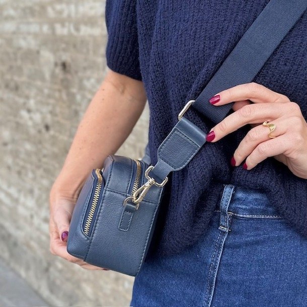 Betsy Crossbody skind