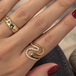 Fingerring CLAIRE WAVY 18 K. PVD guld belagt