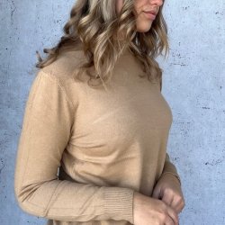 Fintstrikket bluse med turtleneck
