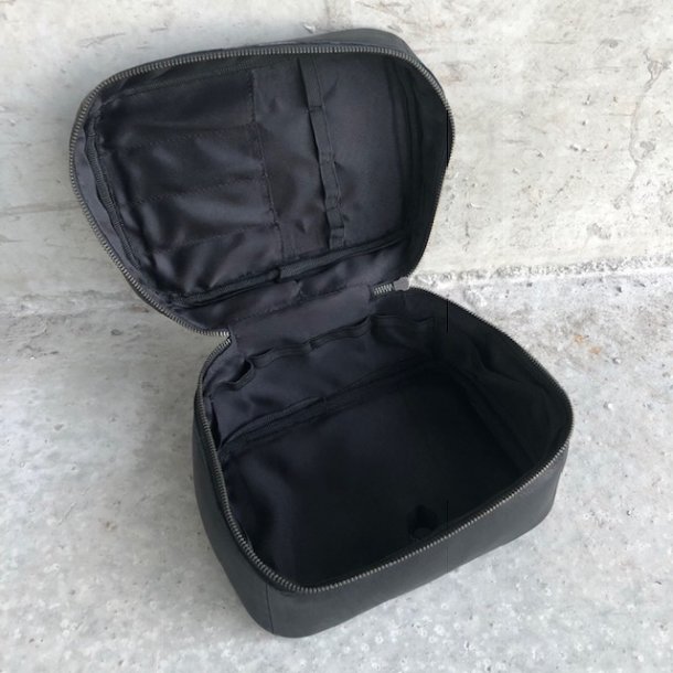 Toilettaske Shadow Sort lder