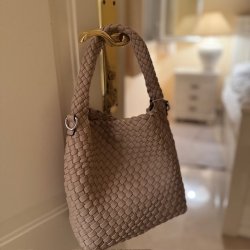 Flet taske med lang rem