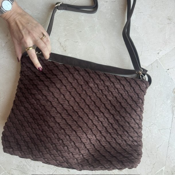 Crossbody med kvast, Nola