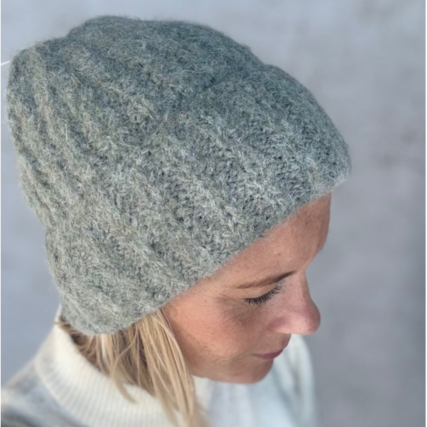 Fluffy strikket beanie 