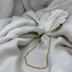 Halsk�de ELARA forgyldt s�lv