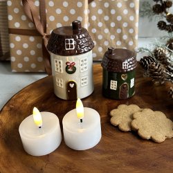  Hvide LED fyrfadslys 2 stk.