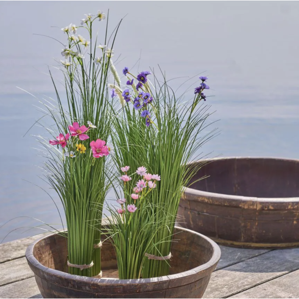 Gr�s med farverige blomster - udend�rs H 58 cm