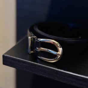 Gry blte i sort med slv spnde lder