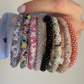 Armb�nd med sm� perler