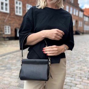 Crossbody med kort og lang rem skind