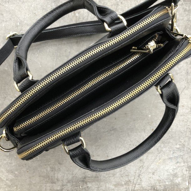 Elegant håndtaske og taske i med struktur